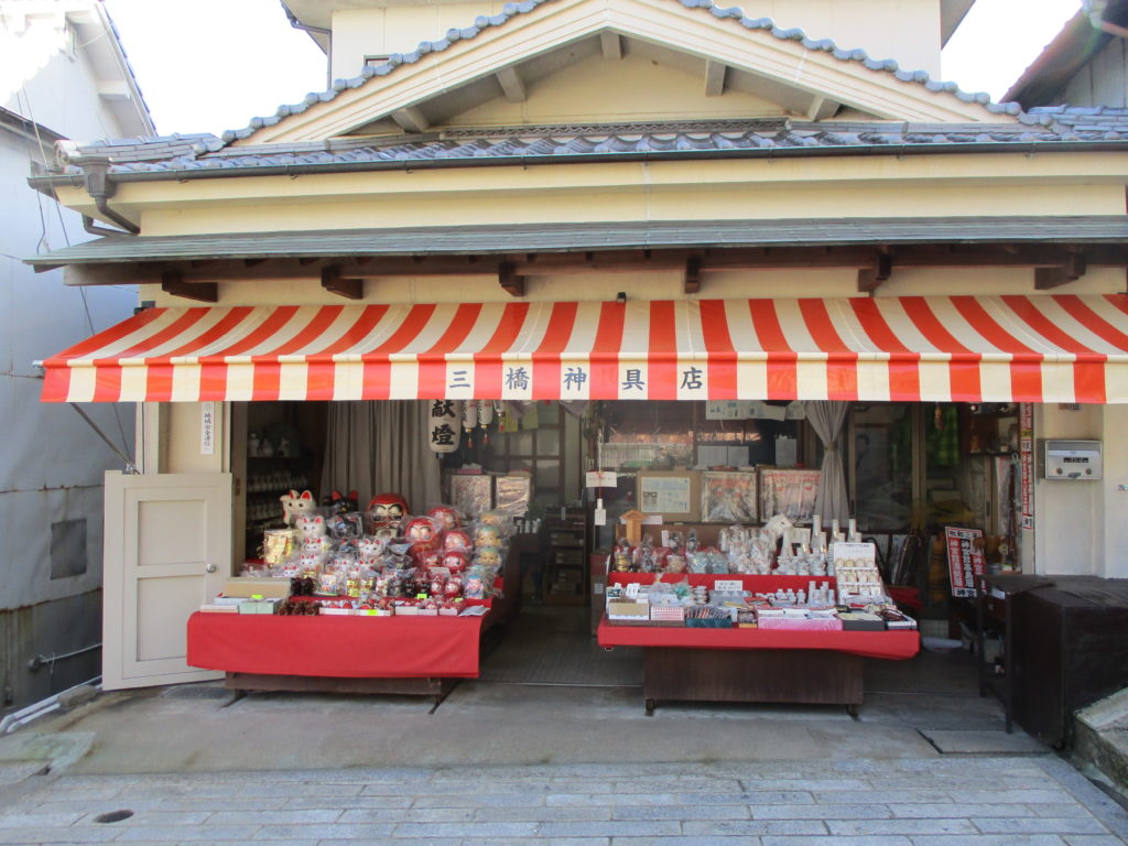 開閉式テントの張替え工事（生駒　宝山寺）